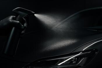 Quick detailer fine mist for dust release